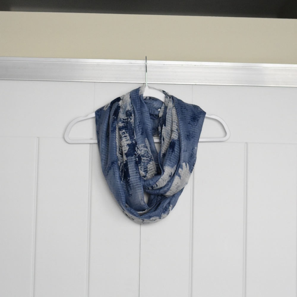 Infinity scarf- blue